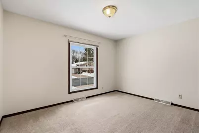 703  Hanson Ct, Onalaska, WI 54650 - Photo 15