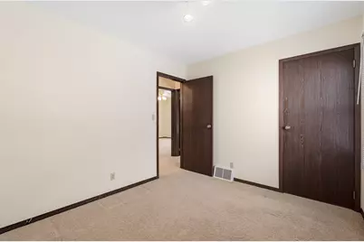 703  Hanson Ct, Onalaska, WI 54650 - Photo 13