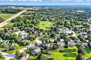 858 Laureate Dr, Pewaukee, WI 53072 - Photo 31