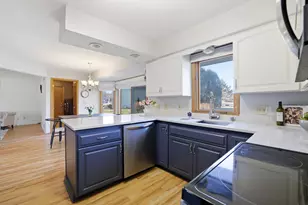 858 Laureate Dr, Pewaukee, WI 53072 - Photo 11