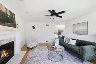 858 Laureate Dr, Pewaukee, WI 53072 - Photo 3