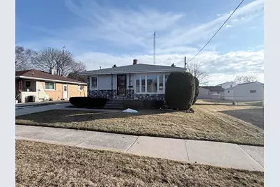 819  24th St, Two Rivers, WI 54241 - Photo 1