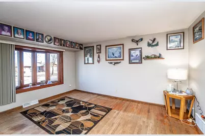 1511  Roosevelt Dr, West Bend, WI 53090 - Photo 3