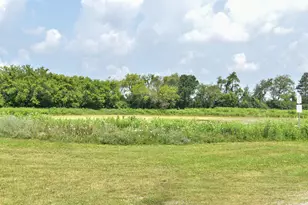 2418 Fox River Pkwy, Waukesha, WI 53189 - Photo 29