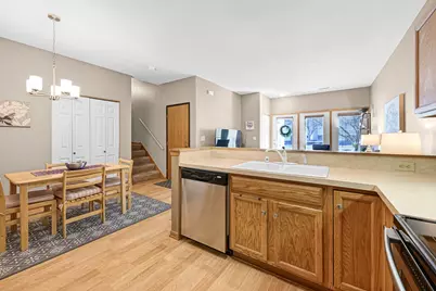 2418  Fox River Pkwy #I, Waukesha, WI 53189 - Photo 11