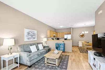 2418  Fox River Pkwy #I, Waukesha, WI 53189 - Photo 3