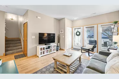 2418  Fox River Pkwy #I, Waukesha, WI 53189 - Photo 5