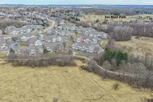 2418 Fox River Pkwy, Waukesha, WI 53189 - Photo 25