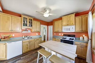 8223  Portland Ave, Wauwatosa, WI 53213 - Photo 9