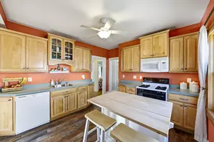 8223 Portland Ave, Wauwatosa, WI 53213 - Photo 9