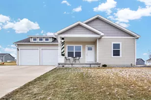 940 Quail Run, Lomira, WI 53048 - Photo 3