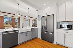 N7243 N Crystal Lake Rd, Beaver Dam, WI 53916 - Photo 9