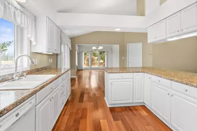 W173N8035  Shady Ln, Menomonee Falls, WI 53051 - Photo 23