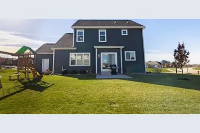 W198N5020  Hickory St, Menomonee Falls, WI 53051 - Photo 3