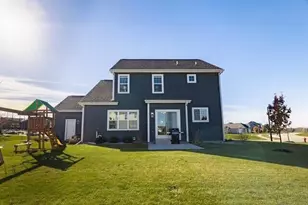 w198n5020 Hickory St, Menomonee Falls, WI 53051 - Photo 3