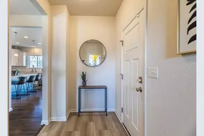 W198N5020  Hickory St, Menomonee Falls, WI 53051 - Photo 27