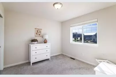 W198N5020  Hickory St, Menomonee Falls, WI 53051 - Photo 41