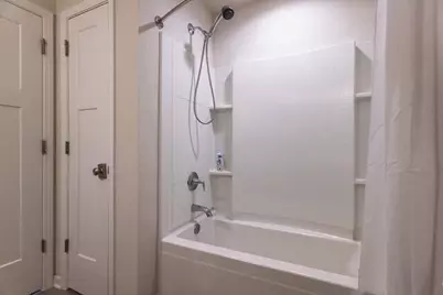 W198N5020  Hickory St, Menomonee Falls, WI 53051 - Photo 29