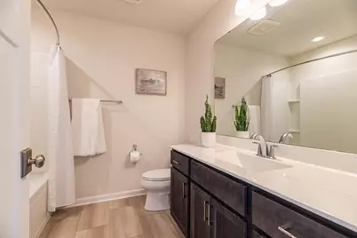 W198N5020  Hickory St, Menomonee Falls, WI 53051 - Photo 31