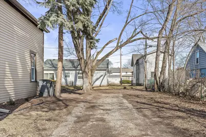 213  Maria St, Waukesha, WI 53188 - Photo 33