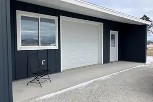 9207 Middle Rd, Manitowoc Rapids, WI 54220 - Photo 5