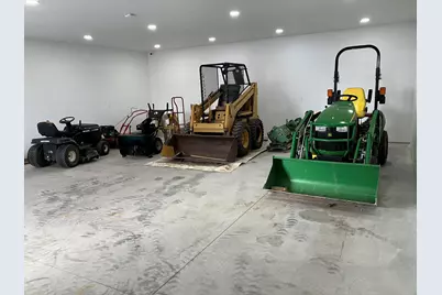 9207  Middle Rd, Manitowoc Rapids, WI 54220 - Photo 13