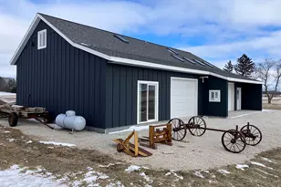 9207 Middle Rd, Manitowoc Rapids, WI 54220 - Photo 3