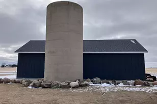 9207 Middle Rd, Manitowoc Rapids, WI 54220 - Photo 7