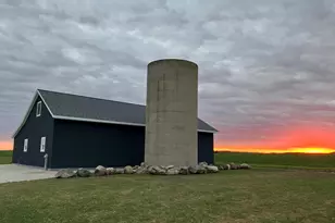 9207 Middle Rd, Manitowoc Rapids, WI 54220 - Photo 25