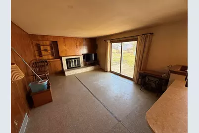 6144  Twin Oak Dr, Greendale, WI 53129 - Photo 5