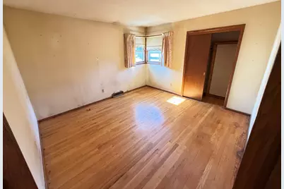 6144  Twin Oak Dr, Greendale, WI 53129 - Photo 9