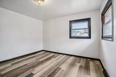 8610 W Potomac Ave, Milwaukee, WI 53225 - Photo 11