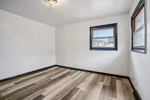 8610 W Potomac Ave, Milwaukee, WI 53225 - Photo 11