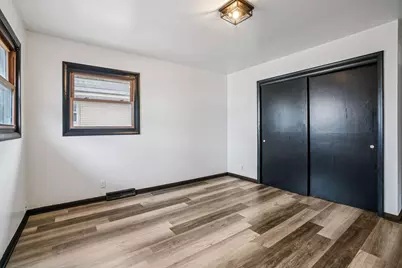 8610 W Potomac Ave, Milwaukee, WI 53225 - Photo 11