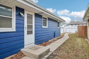 8610 W Potomac Ave, Milwaukee, WI 53225 - Photo 21