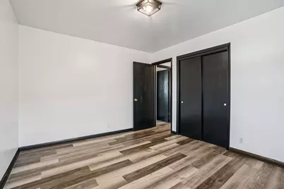 8610 W Potomac Ave, Milwaukee, WI 53225 - Photo 13