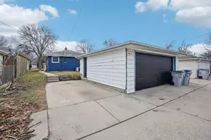 8610 W Potomac Ave, Milwaukee, WI 53225 - Photo 25