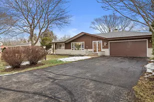 4309 Canterbury Ln, Racine, WI 53403 - Photo 3