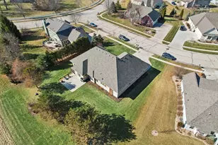 987 Prairieview Cir, Oconomowoc, WI 53066 - Photo 45