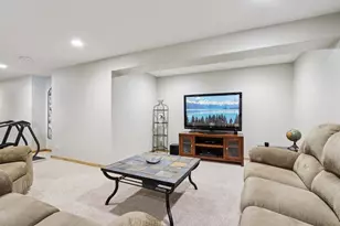 987 Prairieview Cir, Oconomowoc, WI 53066 - Photo 33