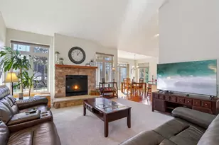 987 Prairieview Cir, Oconomowoc, WI 53066 - Photo 7