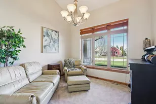 987 Prairieview Cir, Oconomowoc, WI 53066 - Photo 15