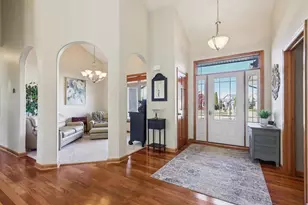 987 Prairieview Cir, Oconomowoc, WI 53066 - Photo 5