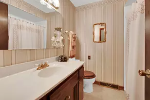 2604 E Birchwood Ave, Cudahy, WI 53110 - Photo 9