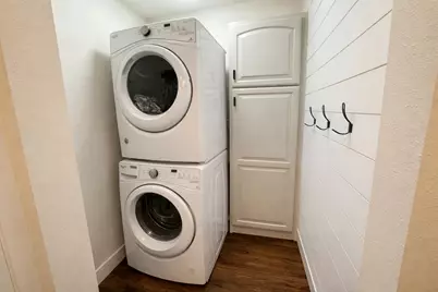 1203 N 14th Ave, West Bend, WI 53090 - Photo 13