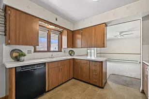 2451 N 115th St, Wauwatosa, WI 53226 - Photo 13