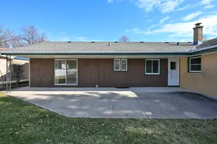 2451 N 115th St, Wauwatosa, WI 53226 - Photo 37