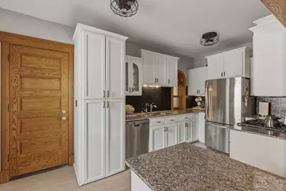 1714 E Kane Pl #L, Milwaukee, WI 53202 - Photo 15