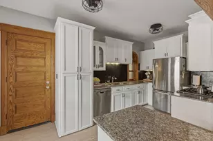 1714 E Kane Pl, Milwaukee, WI 53202 - Photo 15