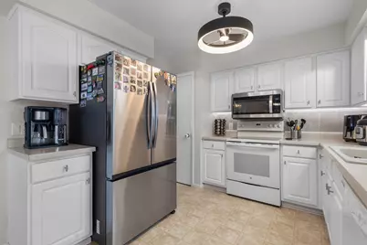 1125 N Claremont Dr, Janesville, WI 53545 - Photo 7